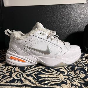 NIKE AIR MONARCH IV PRM